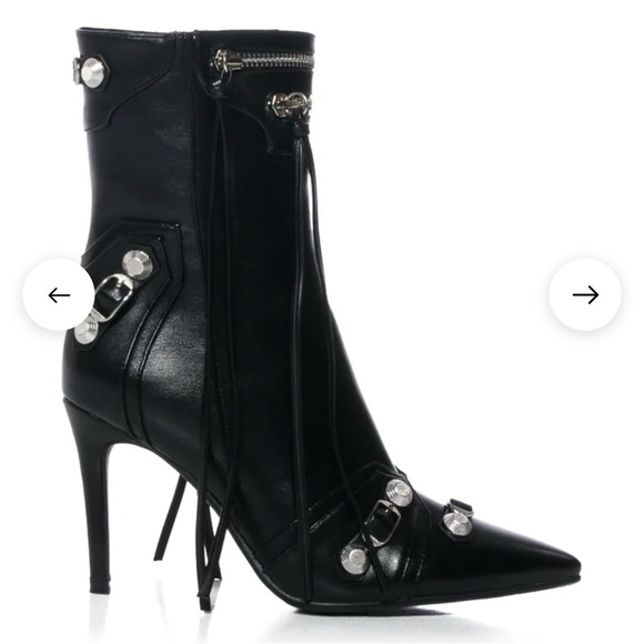 Sleek Black Ankle Boots with Silver Details - Picture 5 of 10